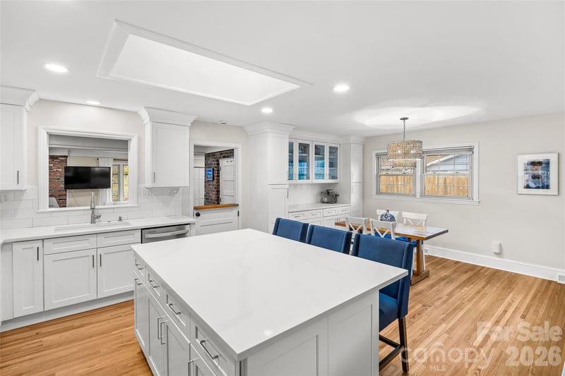6326 Rosecrest Dr, Charlotte, NC 28210