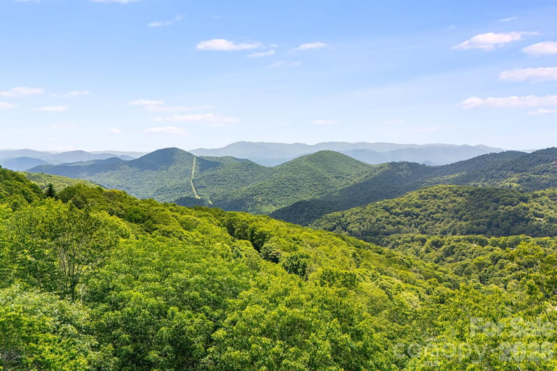 10 Buckeye Rd #10, Mars Hill, NC 28754