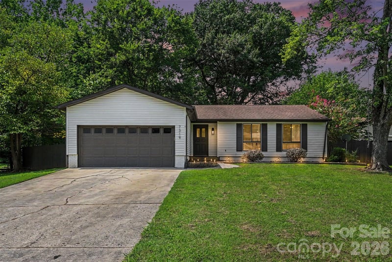 7319 Shadowlake Dr, Charlotte, NC 28226
