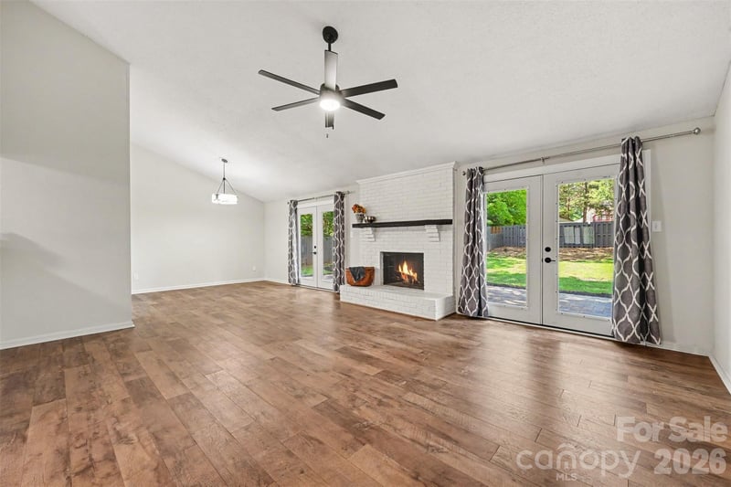 7319 Shadowlake Dr, Charlotte, NC 28226