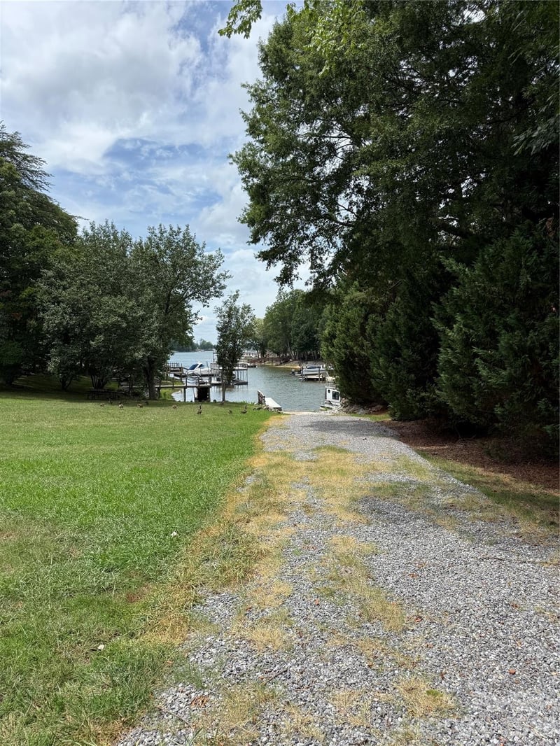 21334 Sandy Cove Rd, Cornelius, NC 28031