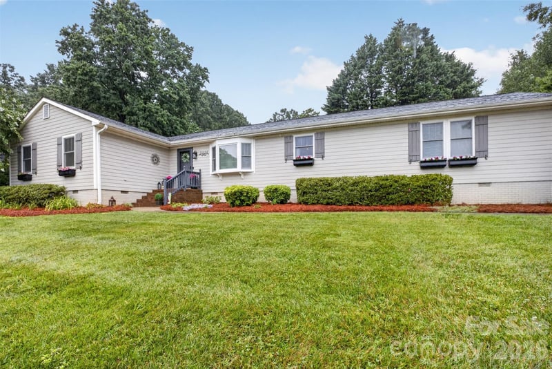 21334 Sandy Cove Rd, Cornelius, NC 28031