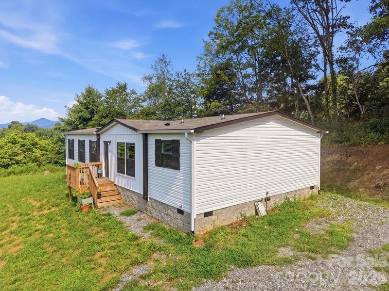 526 Cane River School Rd, Burnsville, NC 28714