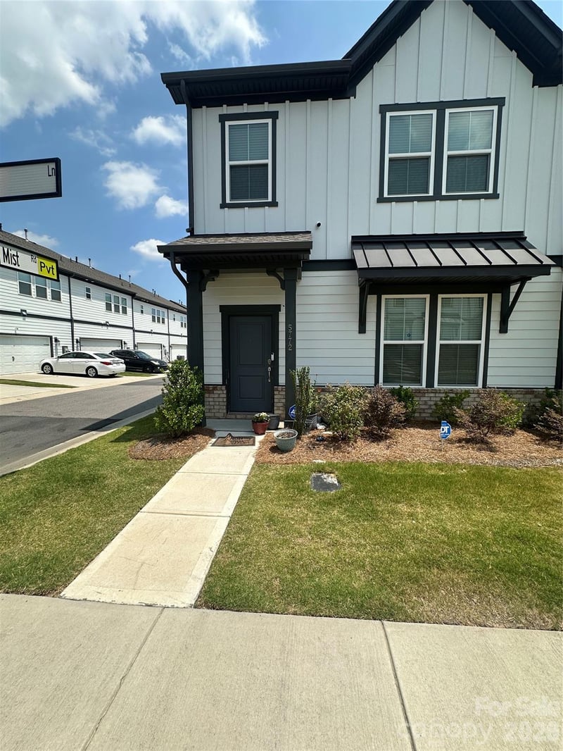 5772 Coulee Ln, Charlotte, NC 28215