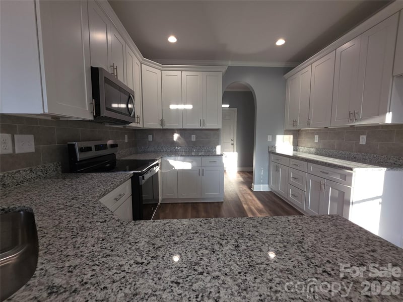 5517 Harvest Hills Rd, Bessemer City, NC 28016
