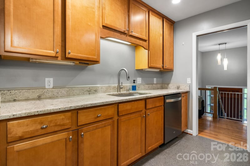 267 25th Ave, Hickory, NC 28601
