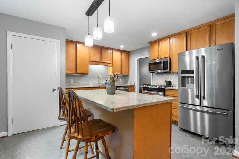 267 25th Ave, Hickory, NC 28601