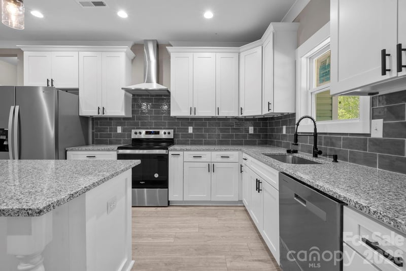 79 Crystal Mountain Dr, Hendersonville, NC 28739