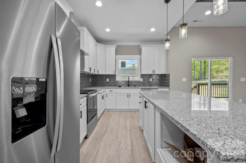 79 Crystal Mountain Dr, Hendersonville, NC 28739