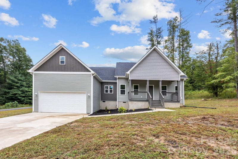 79 Crystal Mountain Dr, Hendersonville, NC 28739