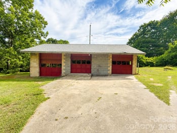 128 Hilltop Dr, Gastonia, NC 28054