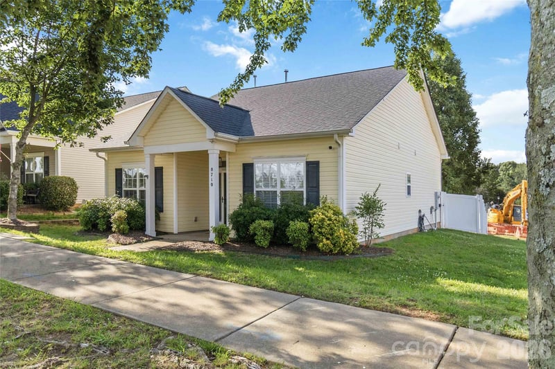 8710 Arrowhead Place Ln, Cornelius, NC 28031