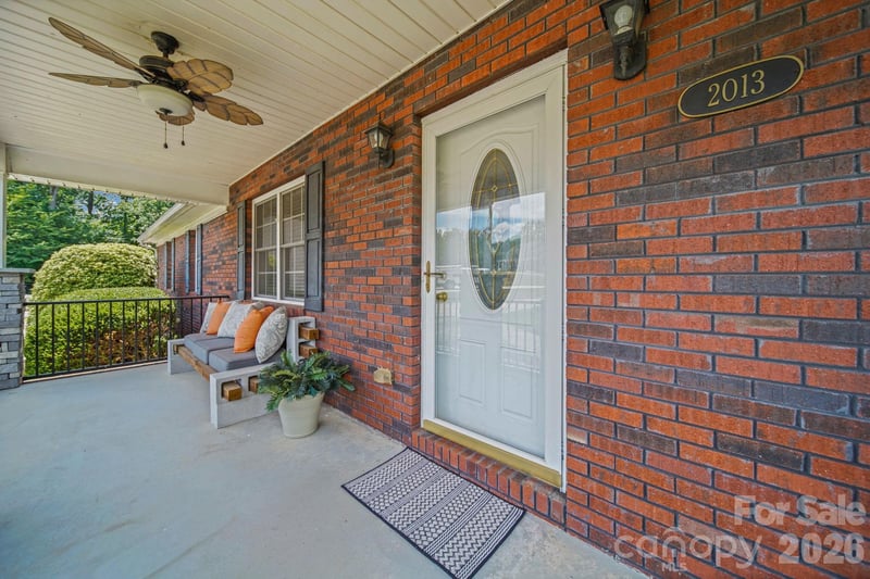 2013 Silvertip Ct, Belmont, NC 28012