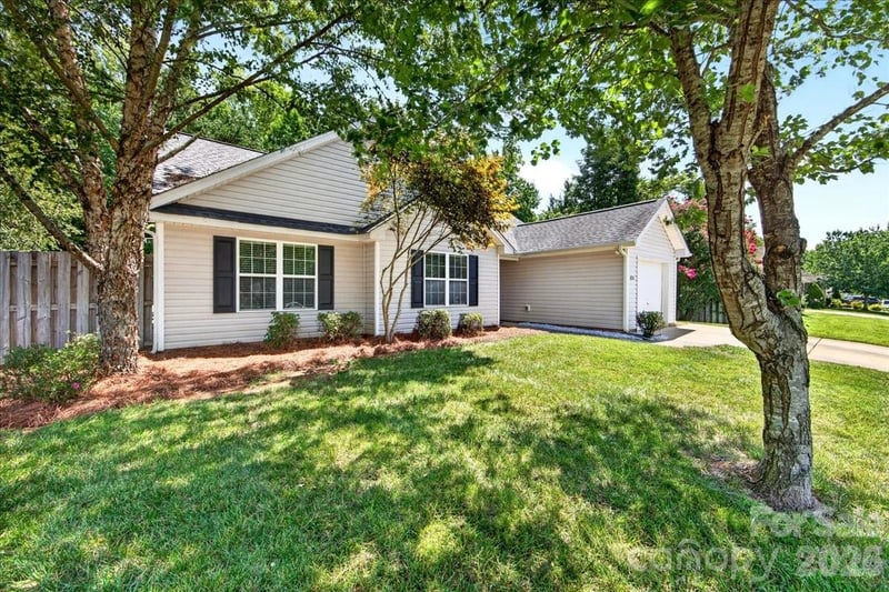 8732 Brookstead Meadow Ct, Charlotte, NC 28215