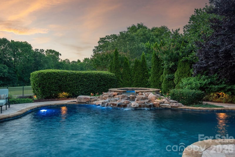 8626 Longview Club Dr, Waxhaw, NC 28173