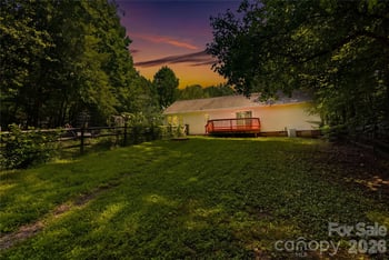 3555 Lake Bluff Dr, Sherrills Ford, NC 28673