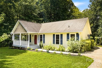 3555 Lake Bluff Dr, Sherrills Ford, NC 28673