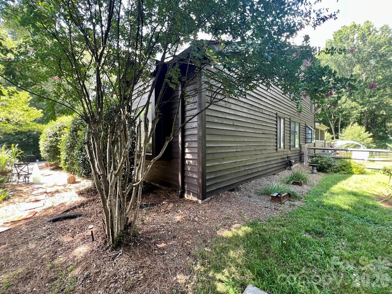 200 Foxlair Ct, Matthews, NC 28105