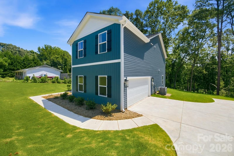 402 North St, Dallas, NC 28034