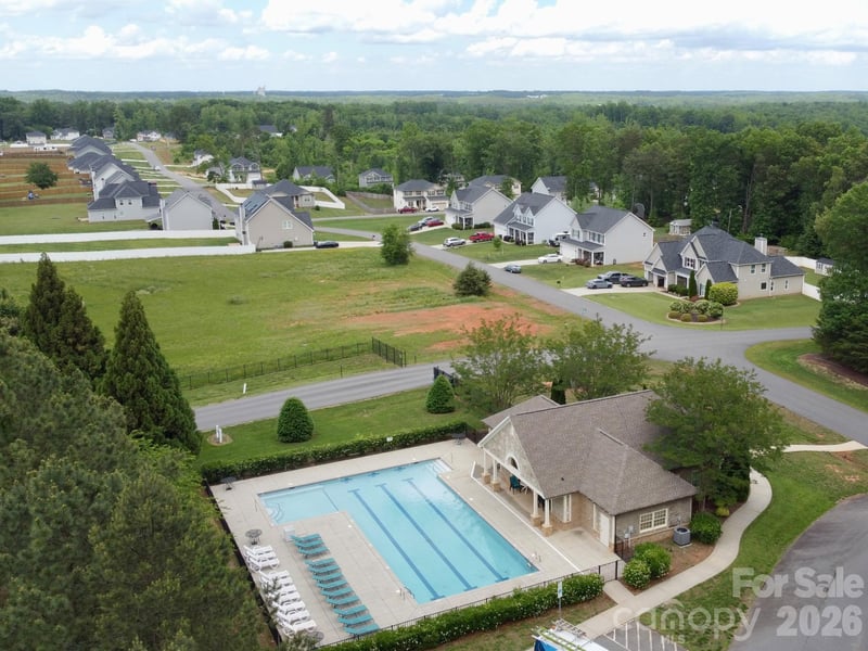 175 Northlake Dr, Statesville, NC 28677
