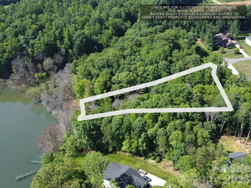 175 Northlake Dr, Statesville, NC 28677