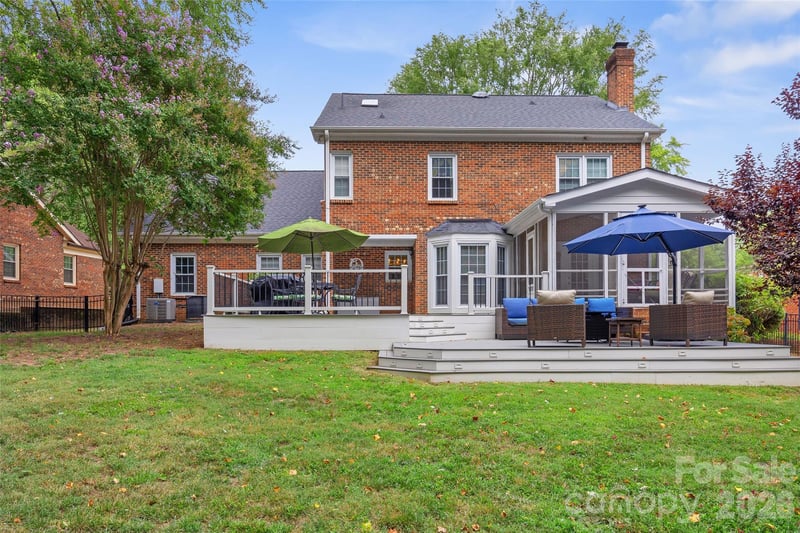 9516 Deer Spring Ln, Charlotte, NC 28210