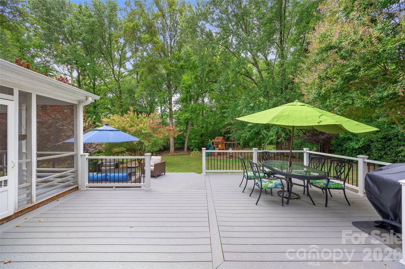 9516 Deer Spring Ln, Charlotte, NC 28210