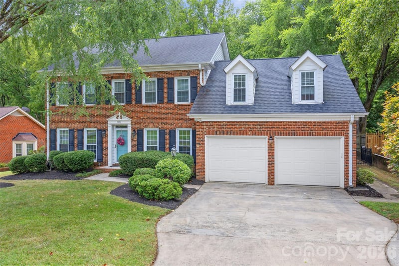 9516 Deer Spring Ln, Charlotte, NC 28210