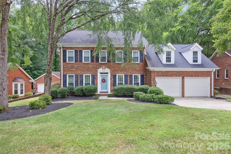 9516 Deer Spring Ln, Charlotte, NC 28210