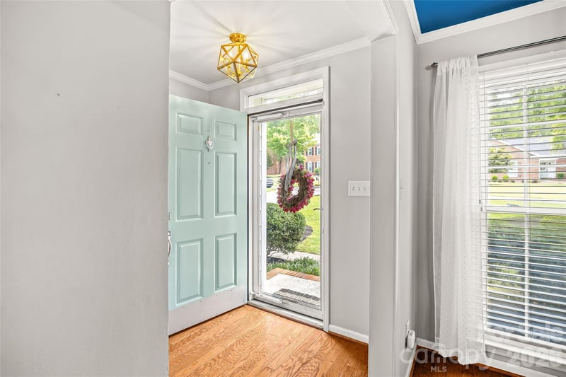 9516 Deer Spring Ln, Charlotte, NC 28210