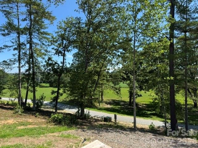 290 Poppy Acres Ln, Flat Rock, NC 28726