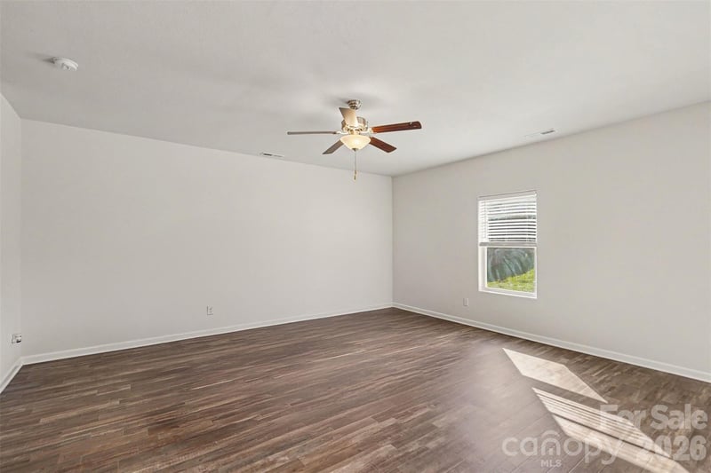8411 Highgate Dr, Charlotte, NC 28215