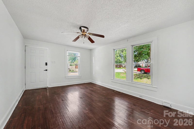 2111 Englewood St, Kannapolis, NC 28083