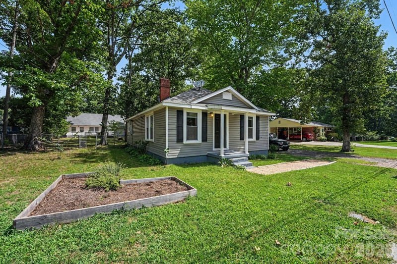2111 Englewood St, Kannapolis, NC 28083
