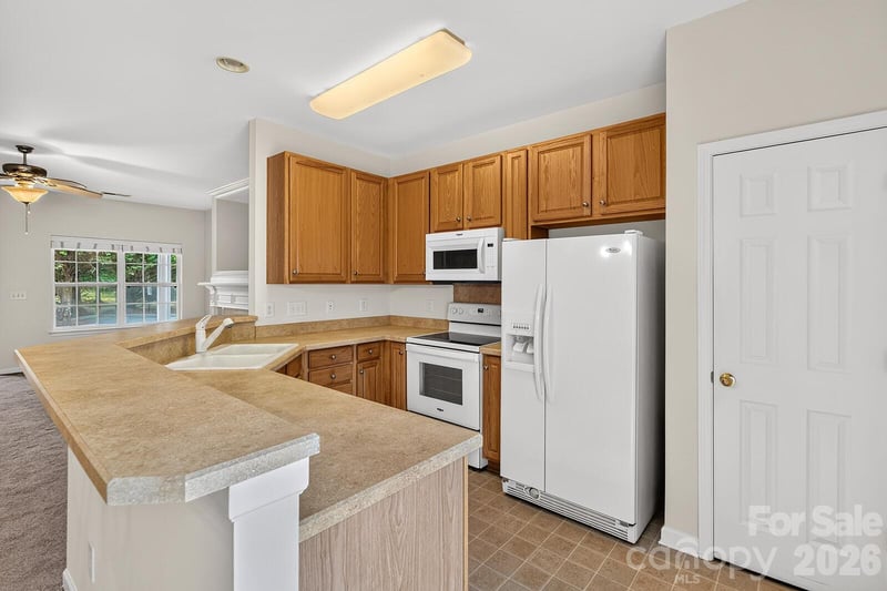 8618 Twined Creek Ln, Charlotte, NC 28227