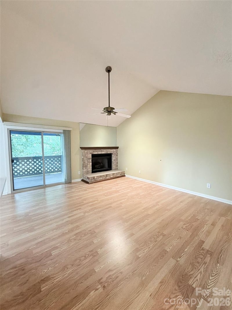 5839 Harris Grove Ln, Charlotte, NC 28212