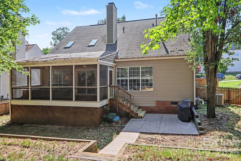5912 Downfield Wood Dr, Charlotte, NC 28269
