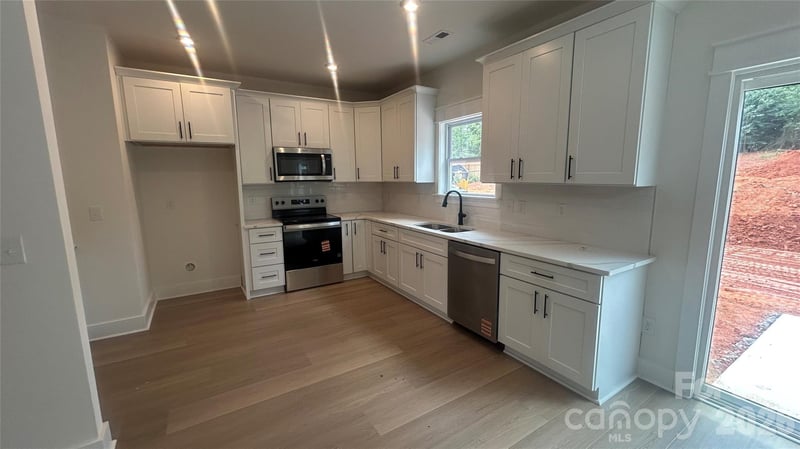 2935 Heavners Farm Ct, Lincolnton, NC 28092