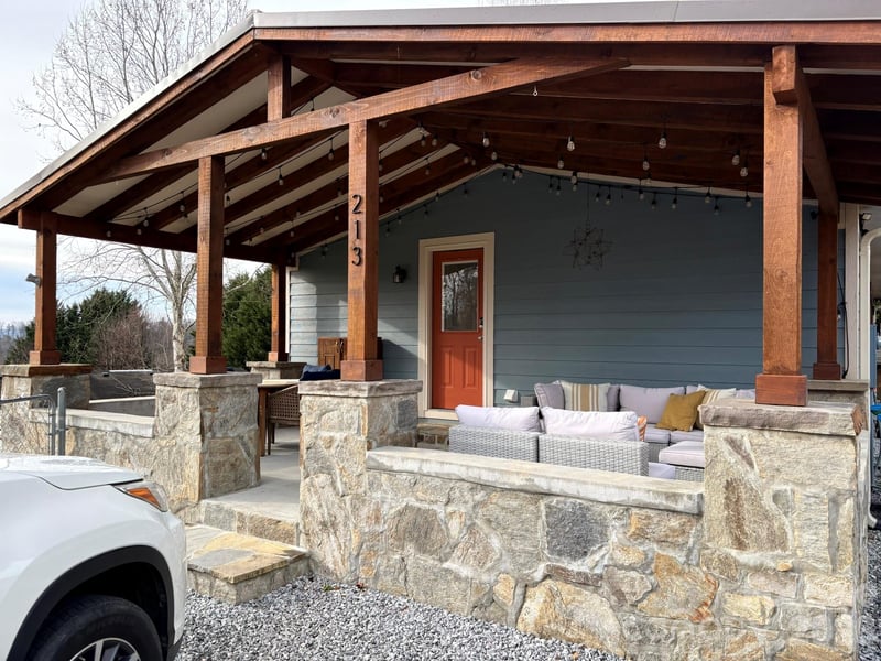 213 Sandy Creek Ct, Hendersonville, NC 28792