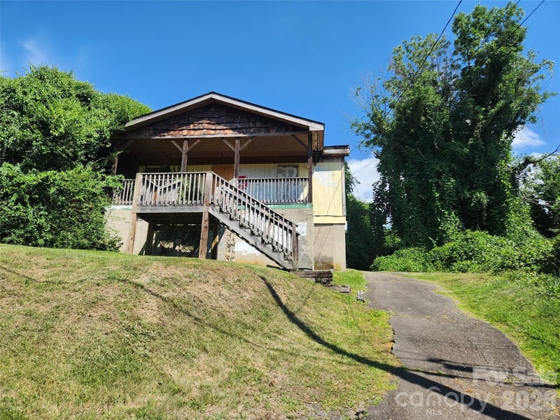 53 Max St, Asheville, NC 28801
