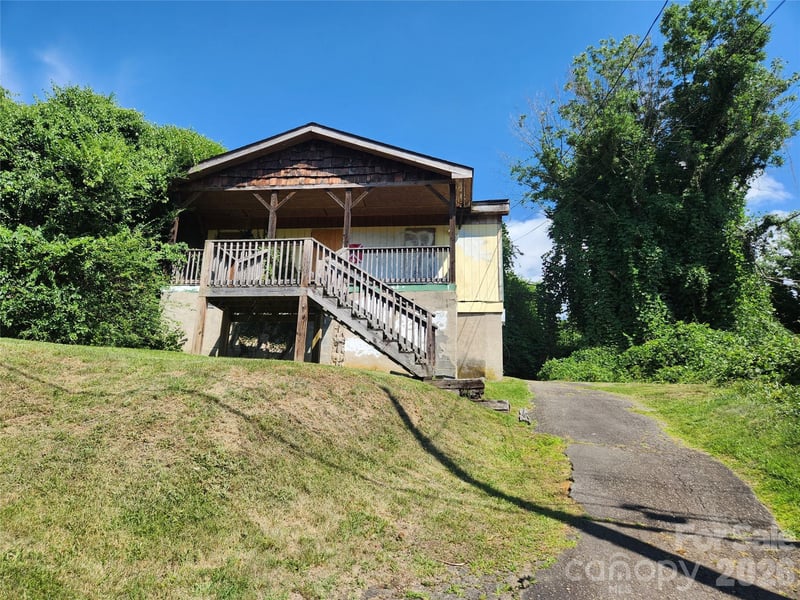 53 Max St, Asheville, NC 28801