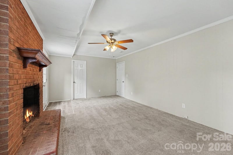 630 Colonial Dr, Statesville, NC 28625