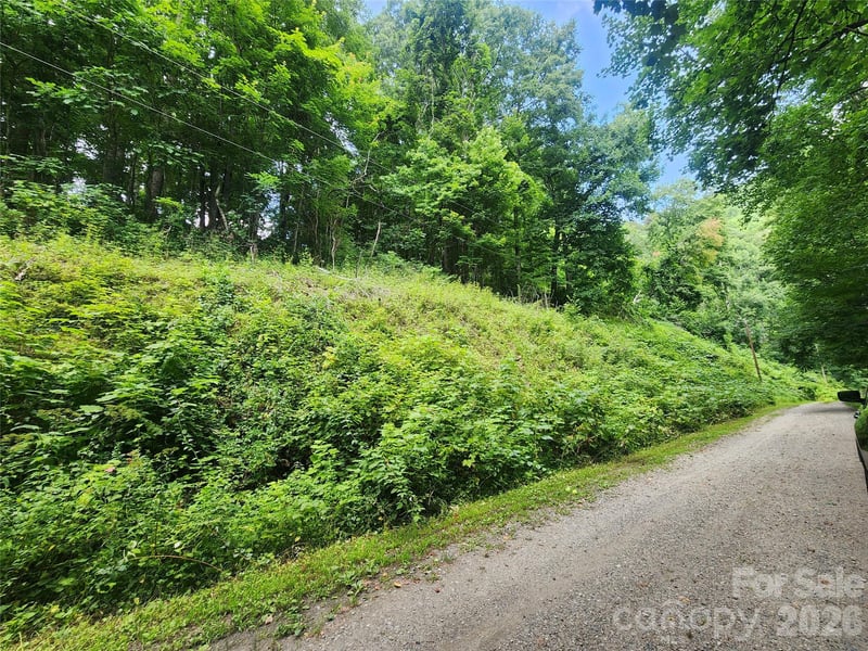 000 Jacks Knob Rd, Weaverville, NC 28787