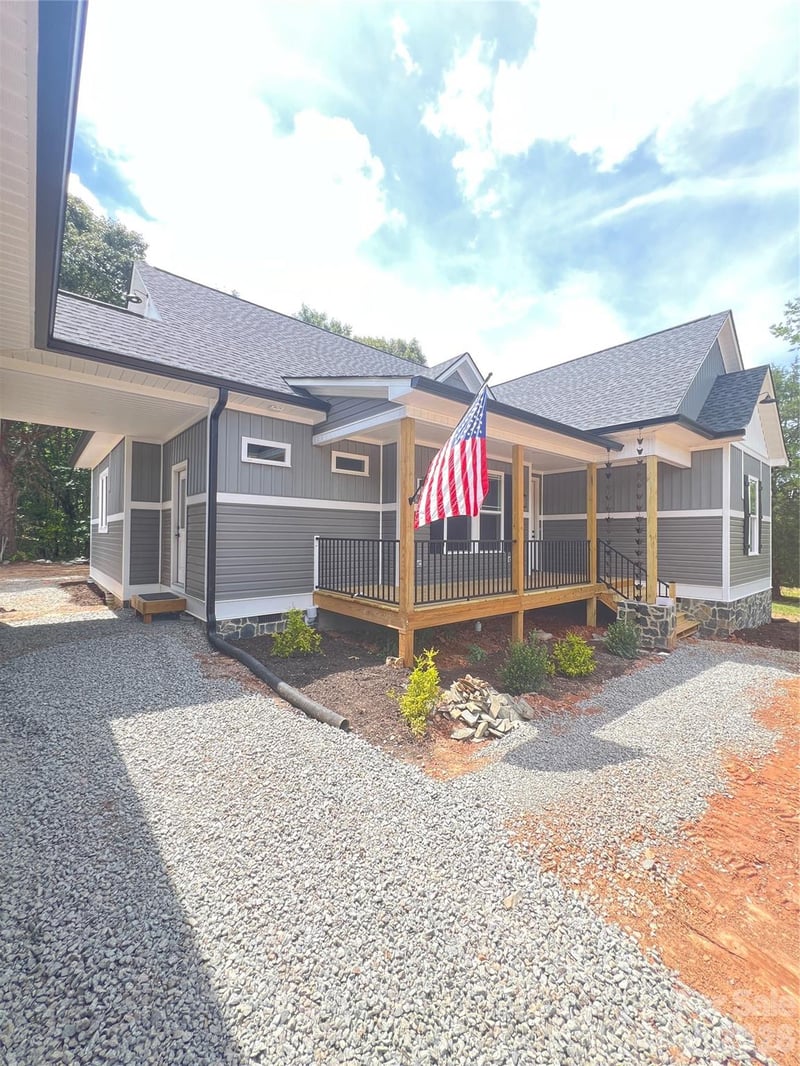 1879 Shiloh Rd, Claremont, NC 28610