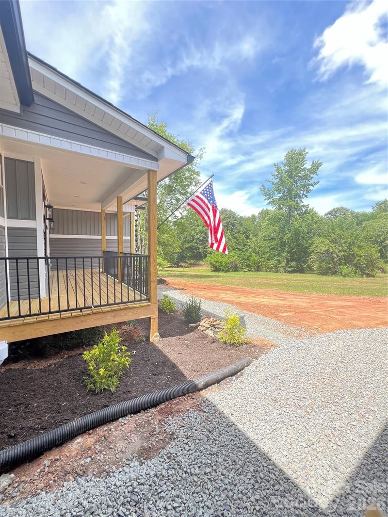 1879 Shiloh Rd, Claremont, NC 28610
