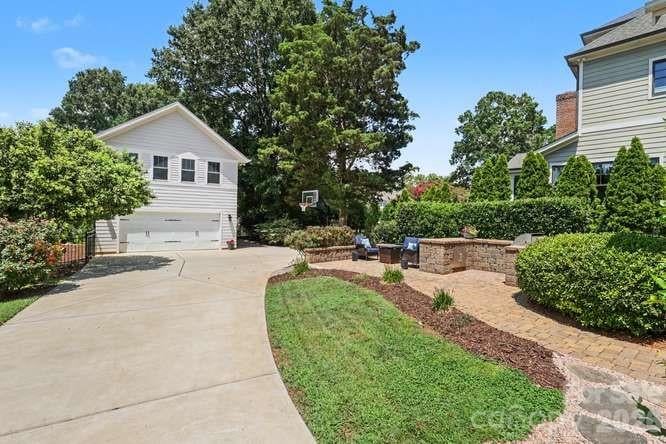 163 Canterbury Rd, Charlotte, NC 28211