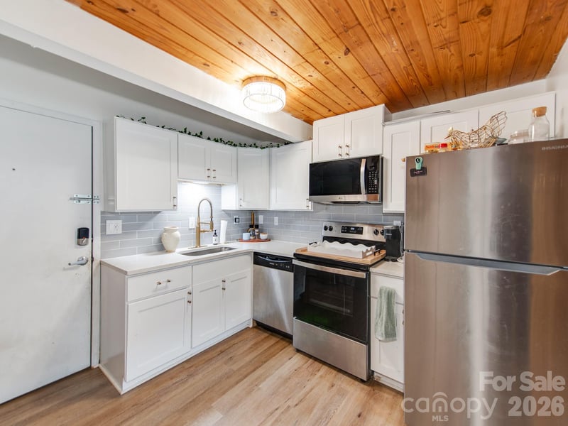 201 Hoskins Rd #122, Charlotte, NC 28208
