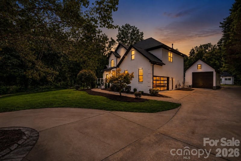 9827 Potter Rd, Matthews, NC 28104