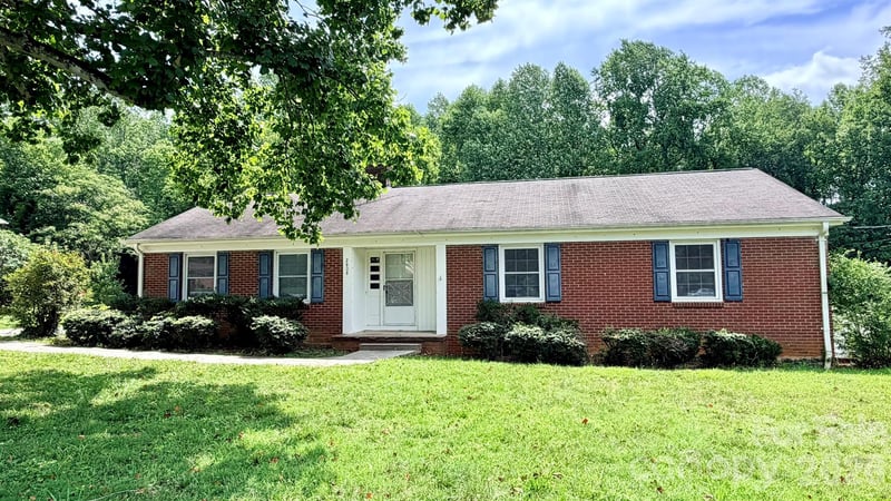 2808 28th St, Hickory, NC 28601
