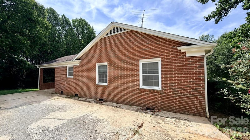 2808 28th St, Hickory, NC 28601